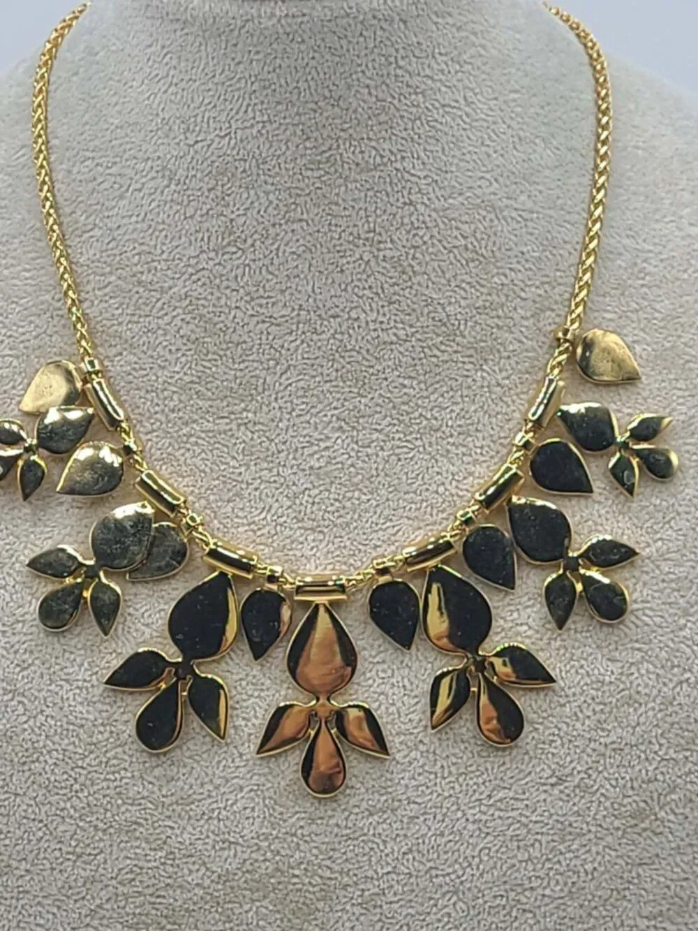 Ann Taylor Gold Tone Flower Necklace